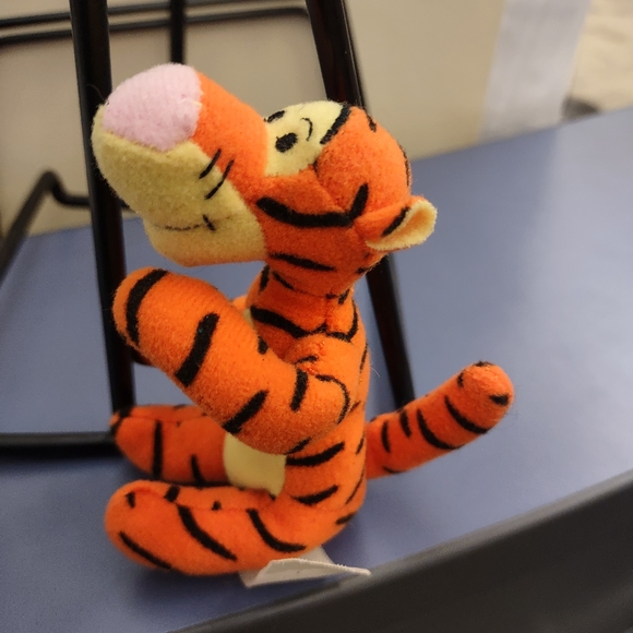 •Winnie the Pooh Tigger Disney Small Tiny plush 4.5" Pose-able - Picture 7 of 10